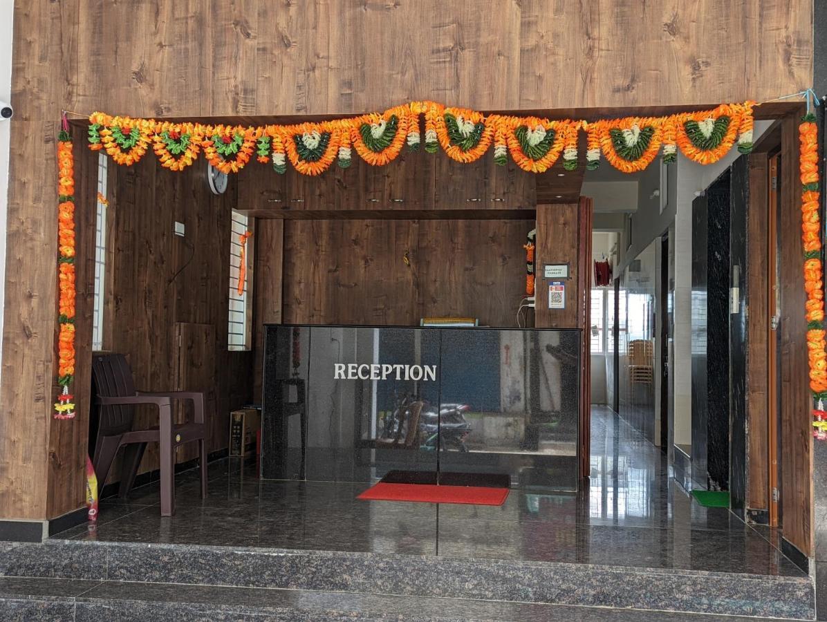 Lakshmi Paradise Lodge A/C Pollachi Exterior photo